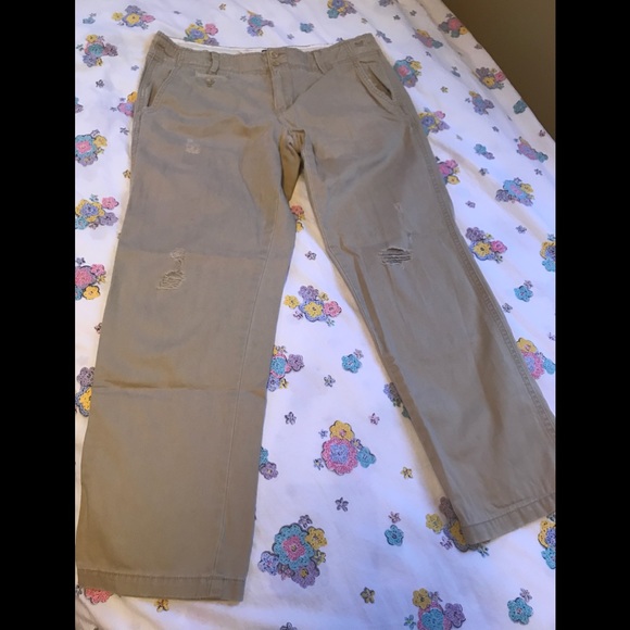 American Eagle Outfitters Pants - American eagle khaki pants